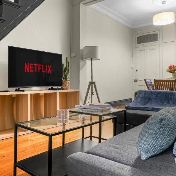 2 Bedroom House Surry Hills Good for 6 Guests，位于悉尼的酒店