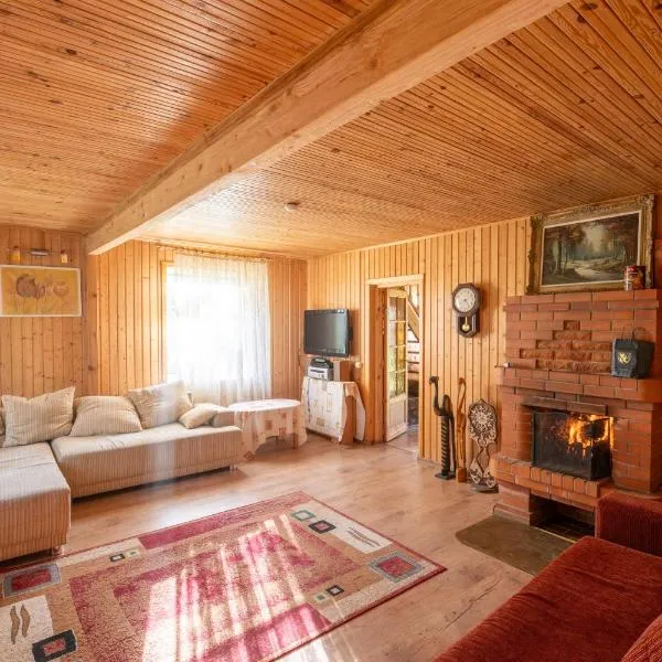 Juniper tree house，位于Alajõe的酒店