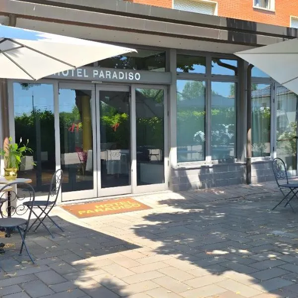 HOTEL PARADISO，位于Altedo的酒店