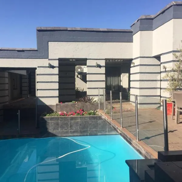 Orchids Lodge，位于佛维斯的酒店
