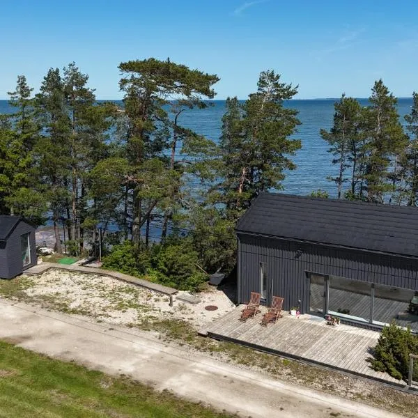Seaside cottage Rebase Kuur，位于Keibu的酒店