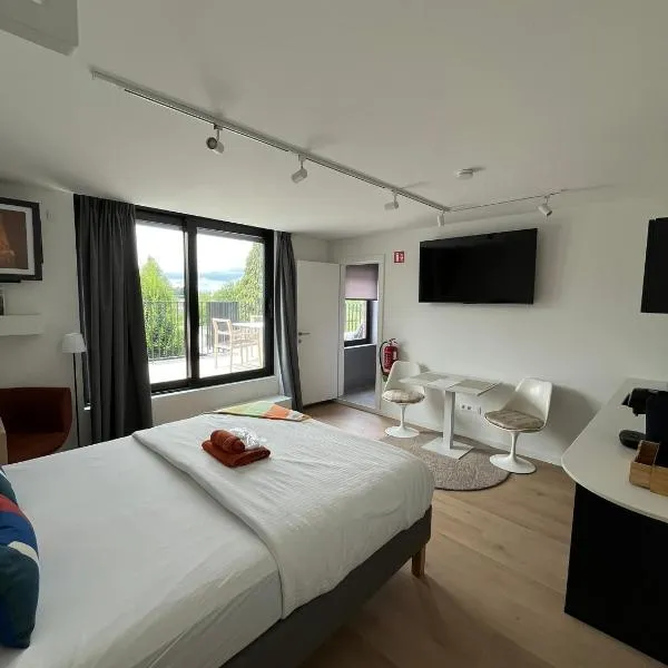 Business Accommodation 'Urban Living' Intimate，位于赫尔的酒店