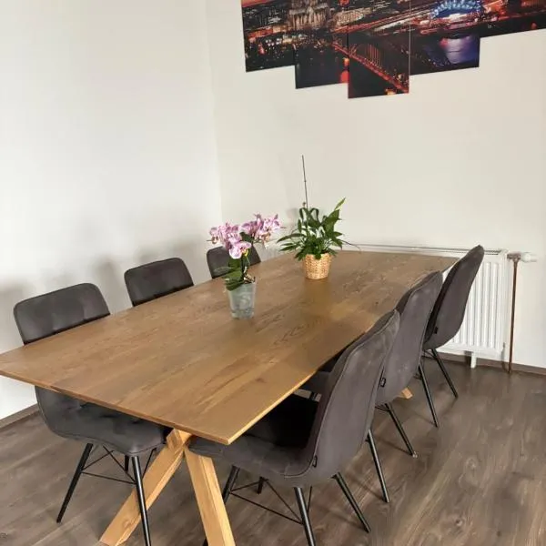 Wunderschöne Wohnung in Erftstadt-Liblar 15 Minuten bis zum Phantasialand!，位于埃尔夫特施塔特的酒店