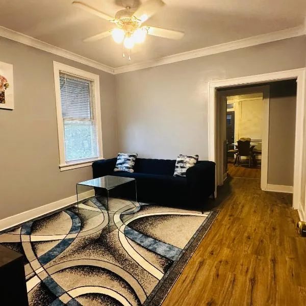 Cozy in Hyde Park Greater Grand Crossing，位于芝加哥的酒店