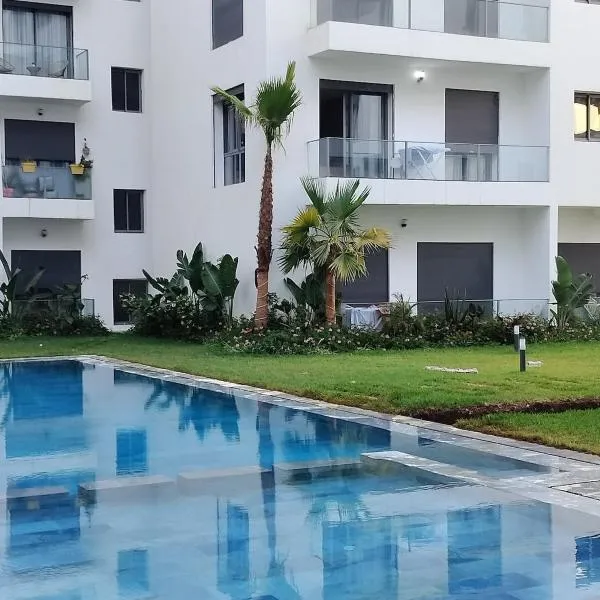 Beautiful apartment 2 bedrooms living room aéroport mohamed 5 nouaceur Casablanca，位于卡萨布兰卡的酒店