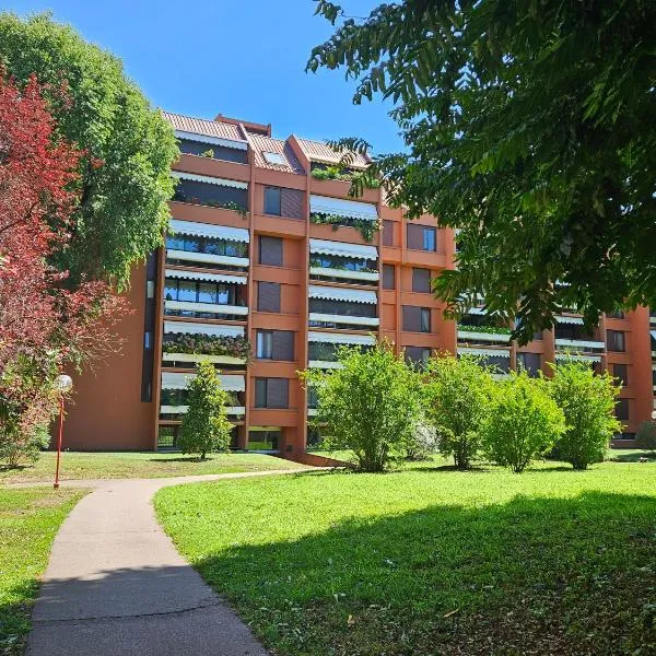 Lumi Apartment - Nel cuore del parco di Milano 3, vicino Humanitas，位于巴斯基里奥的酒店