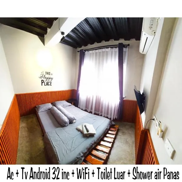 Cilacap Guest House , Penginapan lokasi strategis di Depan terminal bus cilacap，位于芝拉扎的酒店