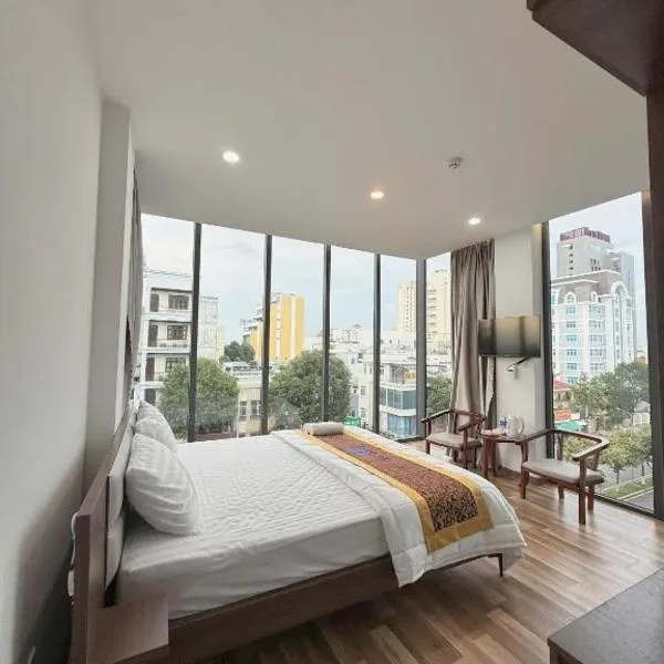 M Bee Hotel，位于芹苴的酒店