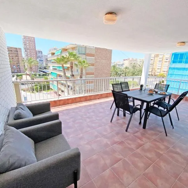 Aisa - 1ª Línea de Mar - Parking, Terraza, AC，位于Benimagrell的酒店