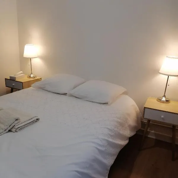 Appartement en centre ville，位于昂贝尔的酒店