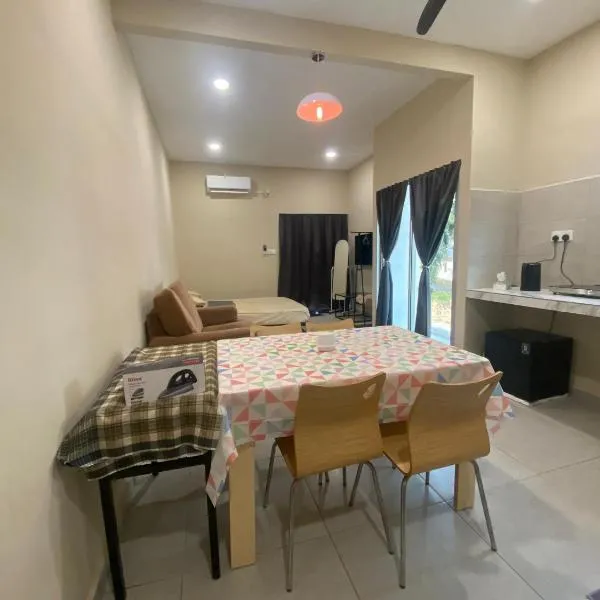 Simply Studio Hotel Parit Raja，位于峇株巴辖的酒店