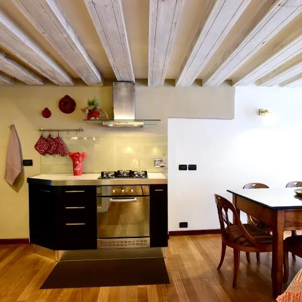 Luxury Cernaia Home alloggio di charme in palazzo dei Rolli centralissimo，位于热那亚的酒店