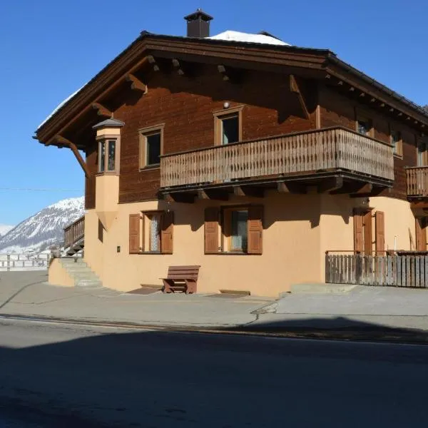 Chalet Aura，位于利维尼奥的酒店