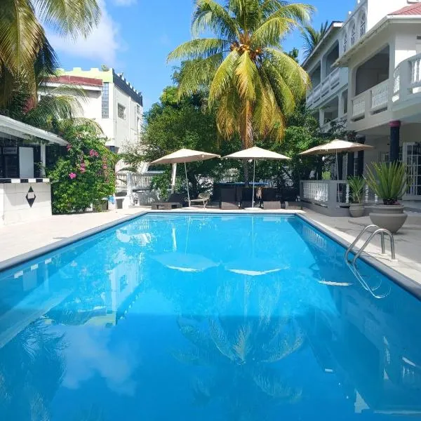 Bay Heights Escape Aparthotel，位于洛尼湾村的酒店