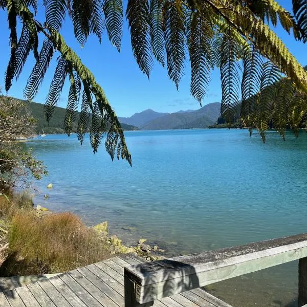 Four Fathom Bay Retreat，位于Kenepuru Sounds的酒店