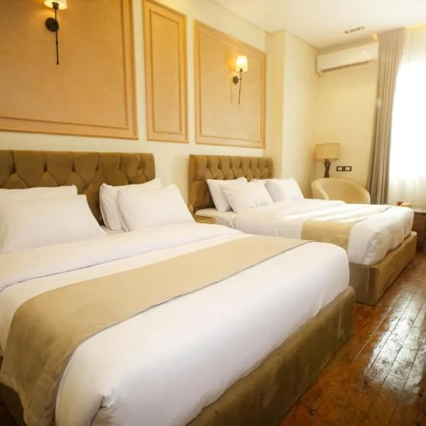 Lighthouse Hotel，位于开罗的酒店