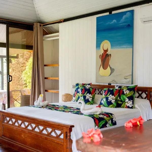 Fare miti access private white sand beach，位于莫雷阿的酒店