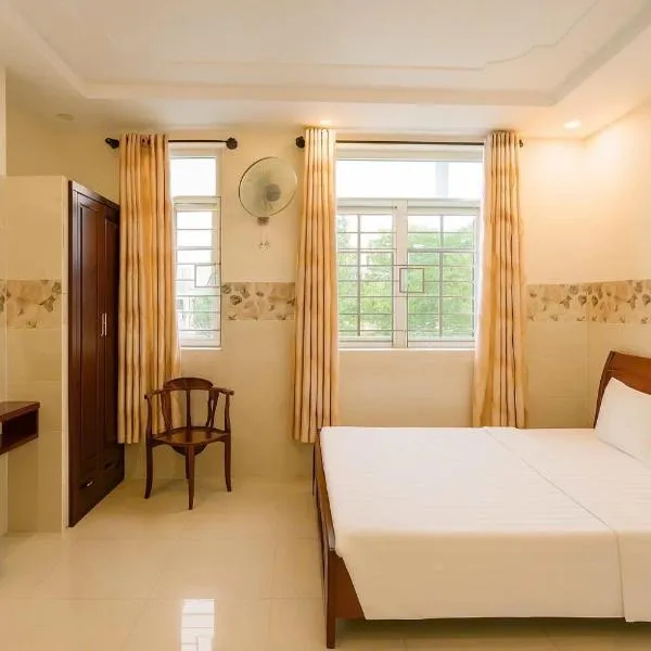 Hùng Anh Boutique Hotel - Nhà Ga T3，位于胡志明市的酒店