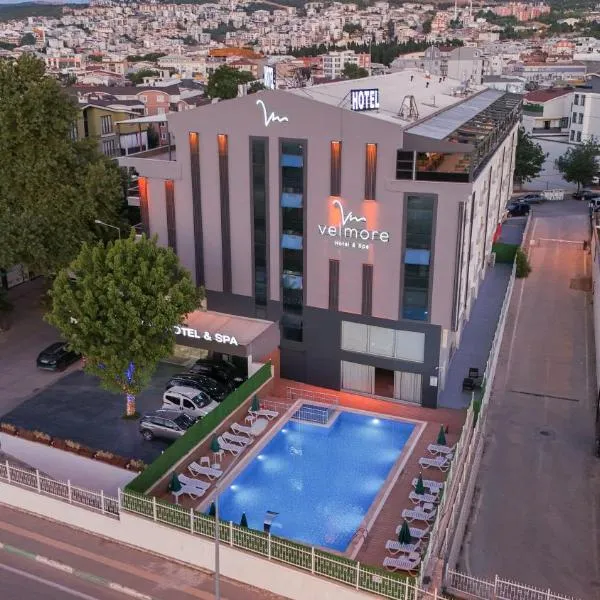 Velmore Hotel & Spa，位于Kestel的酒店