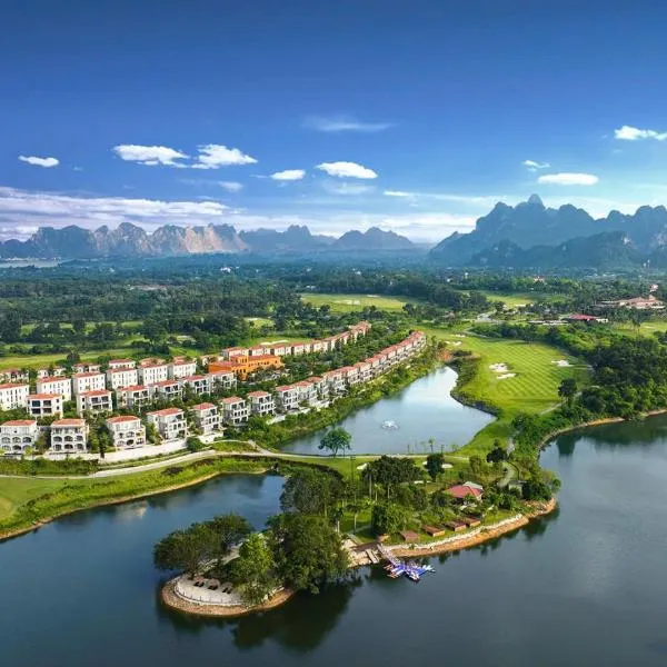 Wyndham Sky Lake Resort and Villas，位于河内的酒店
