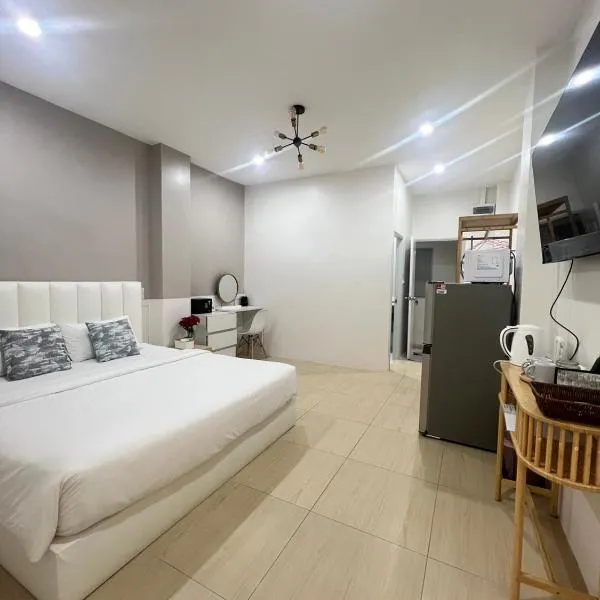 บ้านพ่อกับแม่ by ทองนาค อพาร์ตเมนต์，位于芭堤雅市中心的酒店