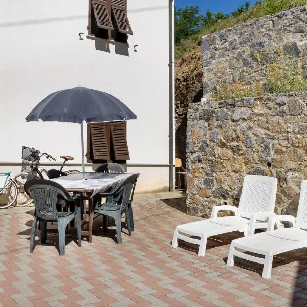 La Casa Sul Lago，位于Osiglia的酒店
