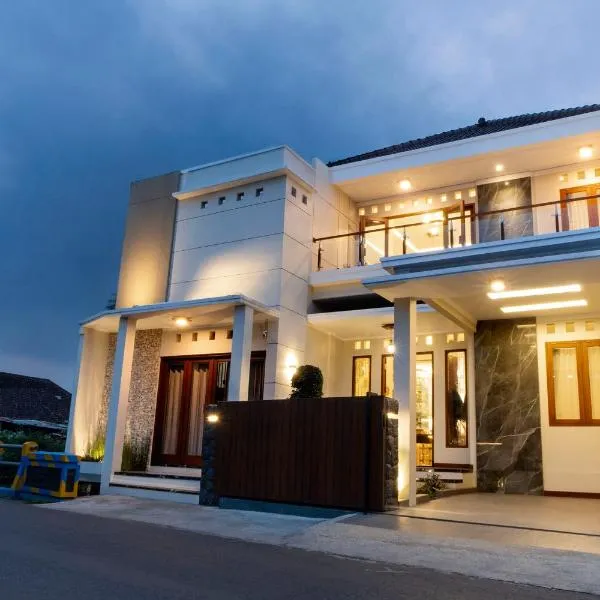 Griya Genitri，位于玛琅的酒店