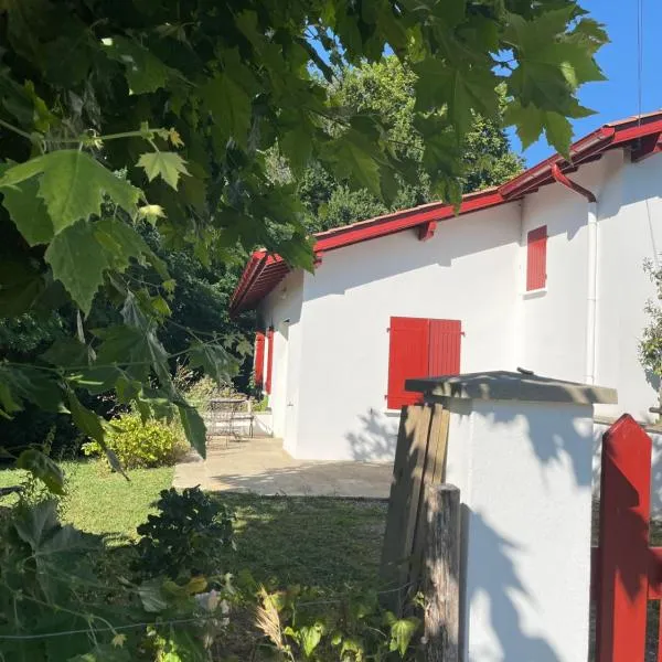 charmante maisonnette tout confort avec sauna，位于Bidache的酒店