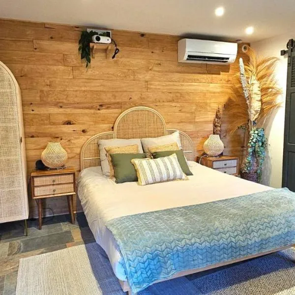 Samadhi - gîte avec jardin, SPA, clim, parking privé，位于土伦的酒店