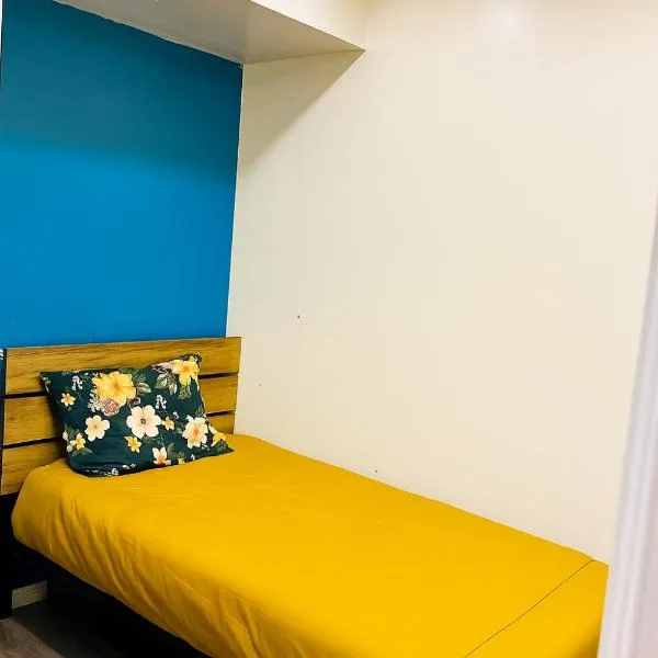 Private Room In Cambridge B8DW，位于坎布里奇的酒店