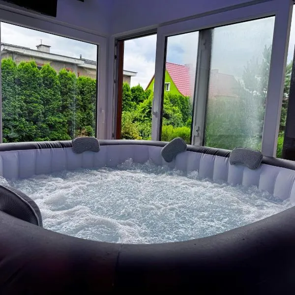 Apartamenty Panorama Trzech Gór z SAUNĄ i JACUZZI，位于瓦乌布日赫的酒店