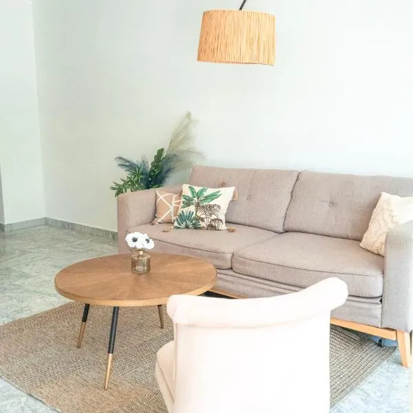 Charmant 2 Pièces à 150 mètres de la Plage，位于昂蒂布的酒店