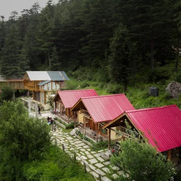 Himalayan Cedar Nest，位于Sainj的酒店