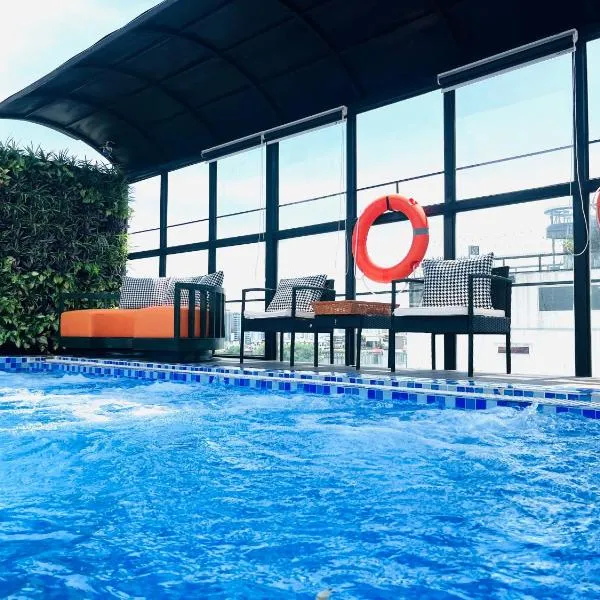 Shining Central Hotel & Spa，位于河内的酒店