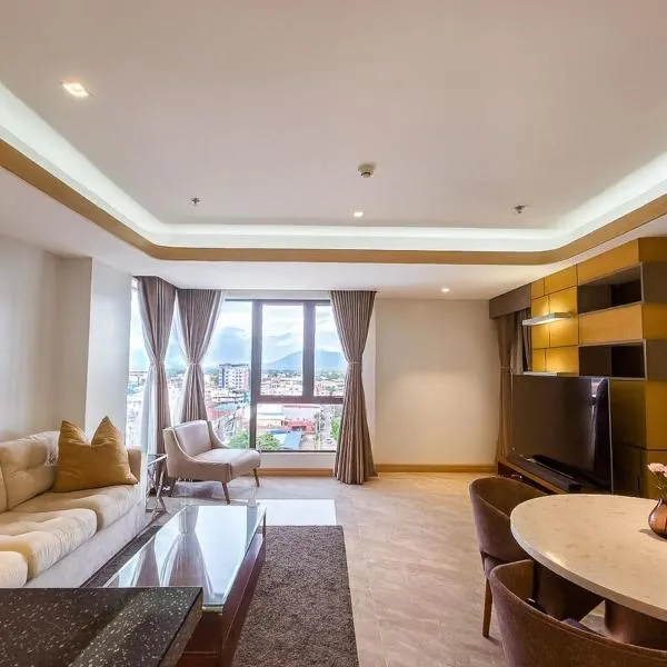 Hi-rise 1BR at One Euphoria near to the new Red Street & Fast Wi-Fi，位于安吉利斯的酒店