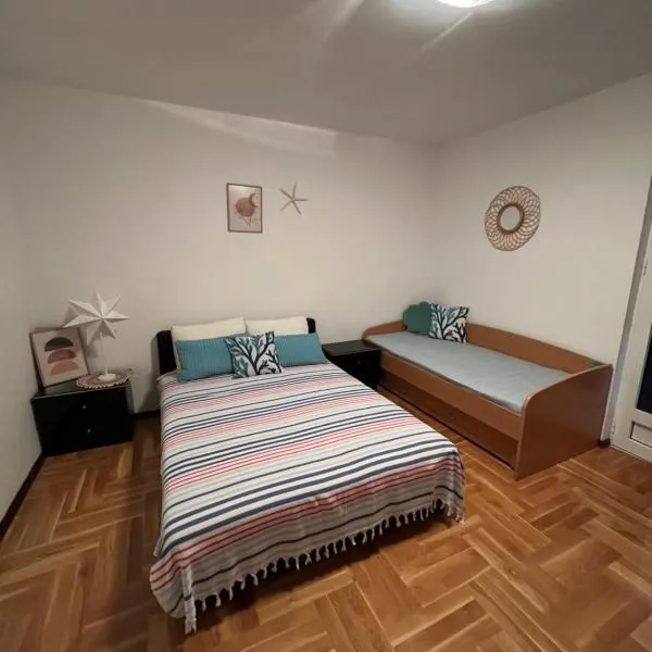 Komforan studio u centru grada，位于赫尔采格诺维的酒店