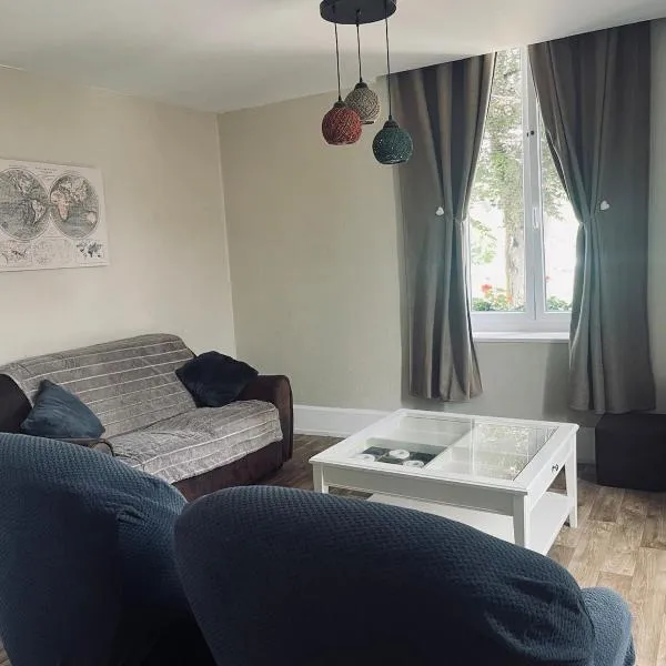 Famille et lacs en duplex，位于Celles-sur-Plaine的酒店