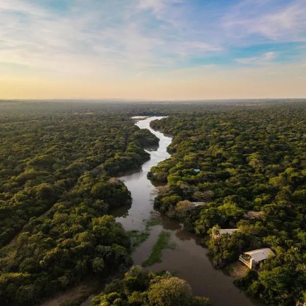 AfriCamps at Bonamanzi Game Reserve，位于赫卢赫卢韦的酒店
