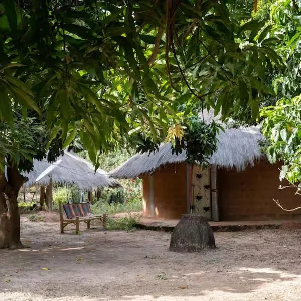 Campement Adia Fougnesse chez Pape Badiane，位于Koubalan的酒店