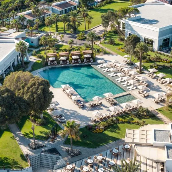 Merit Royal Gardens Hotel & Casino，位于特里科莫的酒店