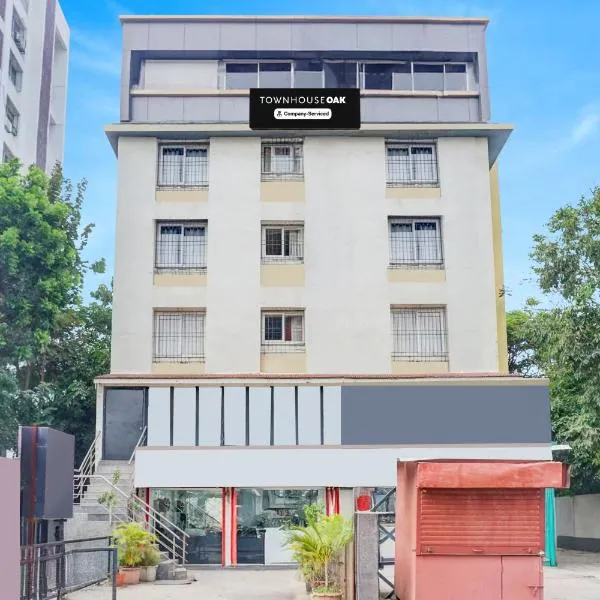 Super Townhouse Oak Gravity Inn，位于浦那的酒店