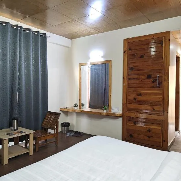 Hotel New Infraview - luxuries rooms with Cooled AC，位于齐拉克普尔的酒店