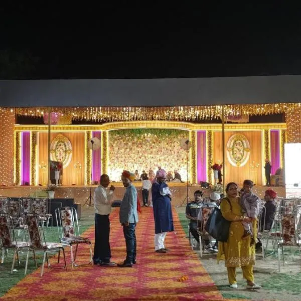 Shivansh Palace HomeStay & Marriage Garden，位于克久拉霍的酒店