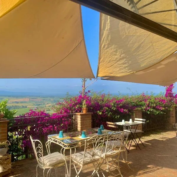 Casa Cerboneschi B&B in a medieval village with Panoramic Tuscan Hills，位于卡萨莱马里蒂莫的酒店
