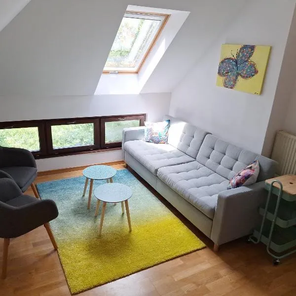 Hiška na skalci, The House on the Rock，位于Krka的酒店