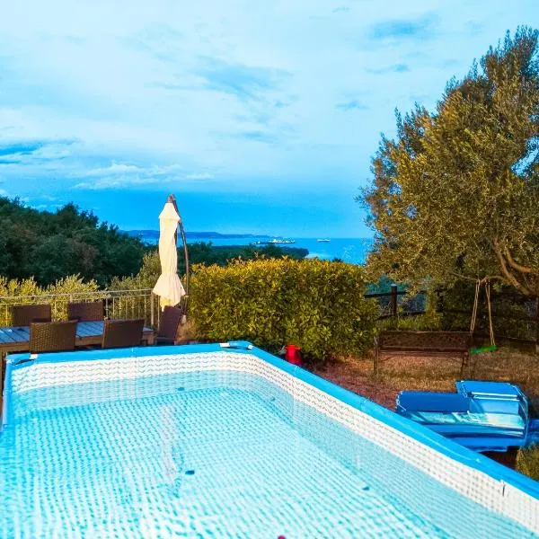 House Piccola California Sea View，位于穆贾的酒店