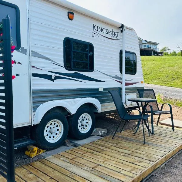 Cozy Camper in Ingonish，位于英戈尼什的酒店