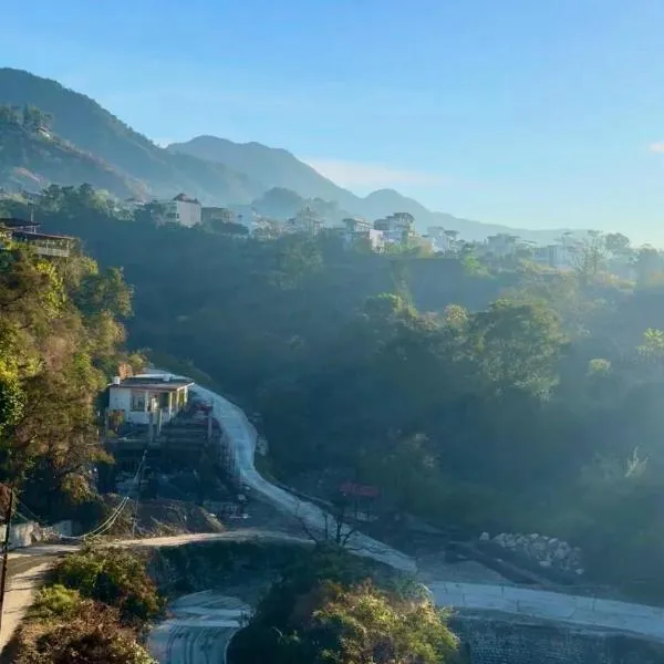 Chakk 109 Mussoorie Foothills, Dehradun，位于德拉敦的酒店