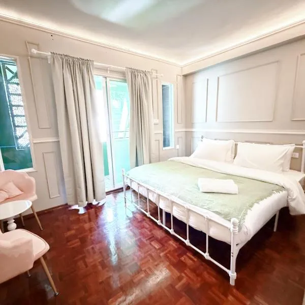 X CASA Sukhumvit 11 - คาซ่า สุขุมวิท 11，位于Makkasan的酒店