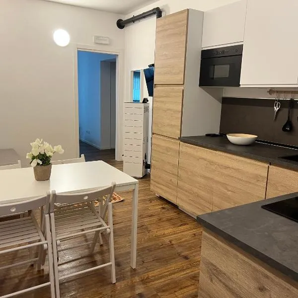 Dimora Casere 2 - Zona centro，位于皮恩卡瓦罗的酒店